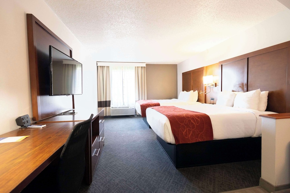 Suite, 2 Double Beds, Non Smoking - Photo 11