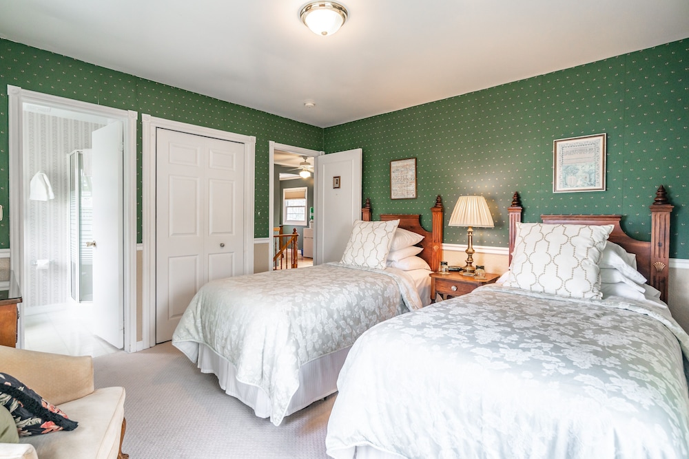 Superior Twin Room, 2 Twin Beds, Terrace, Garden View