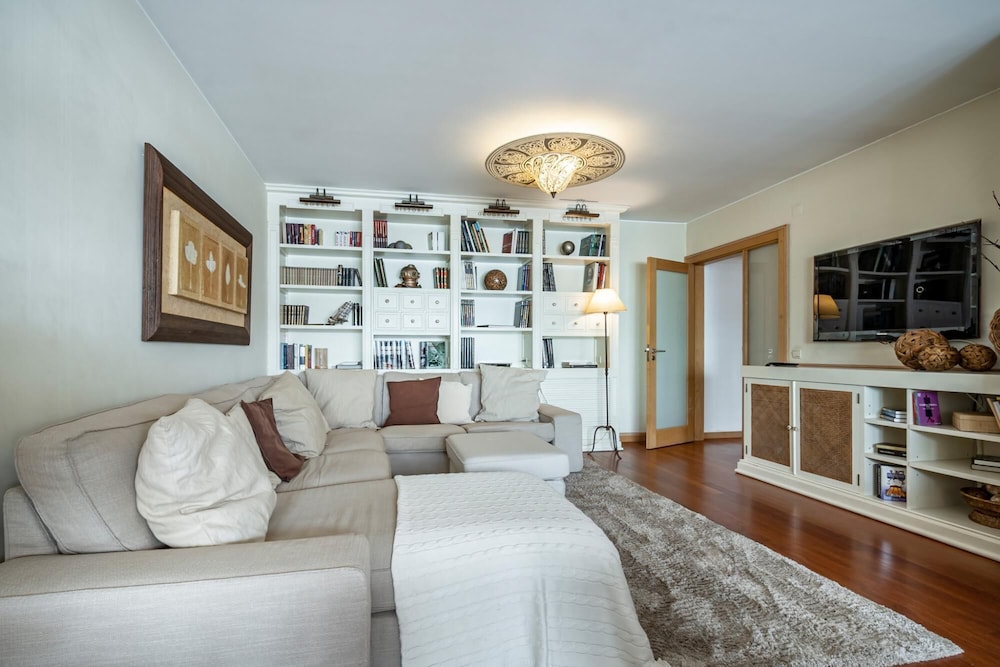 Apartment photo 2