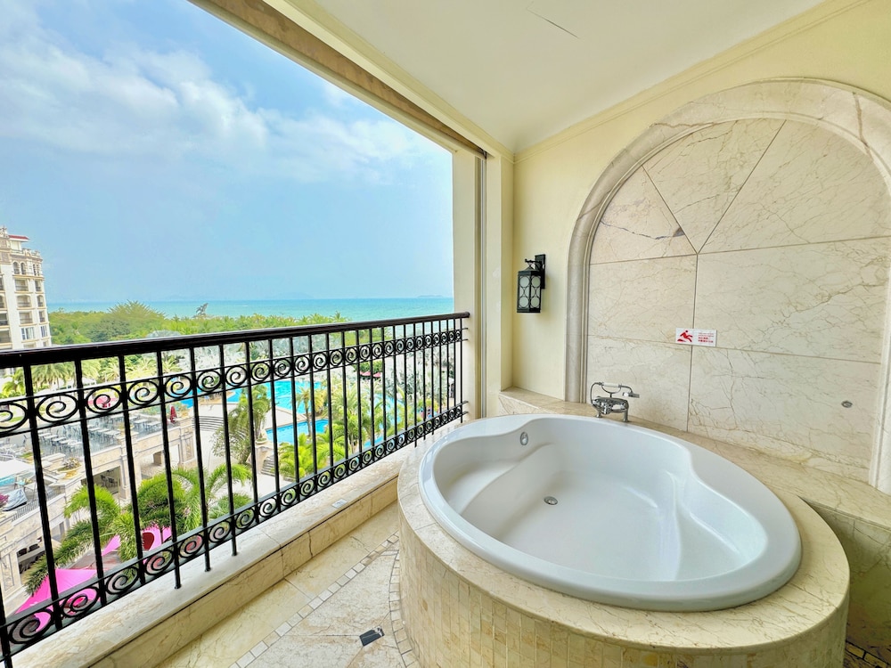 Standard Room, 2 Double Beds, Sea View - Photo 4