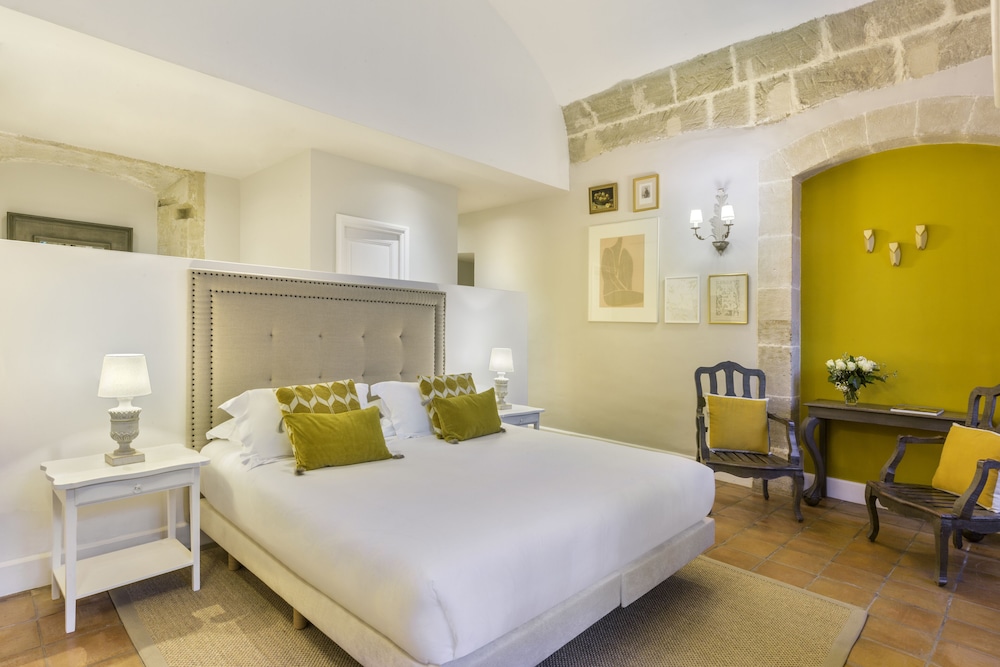 Junior Suite, 1 King Bed, Non Smoking (Twin bed on request)