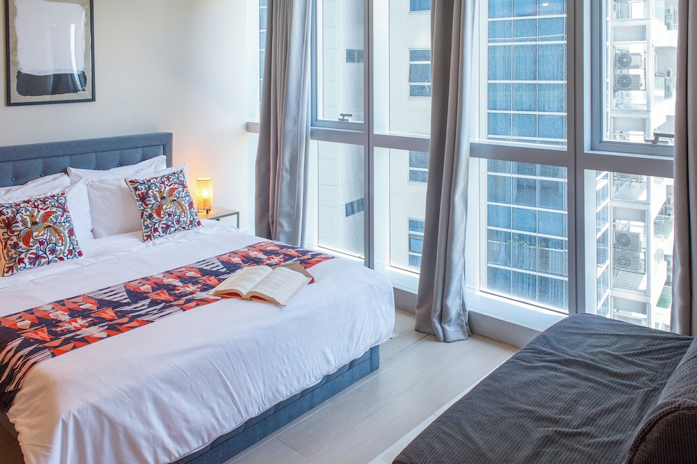 Superior Condo, City View