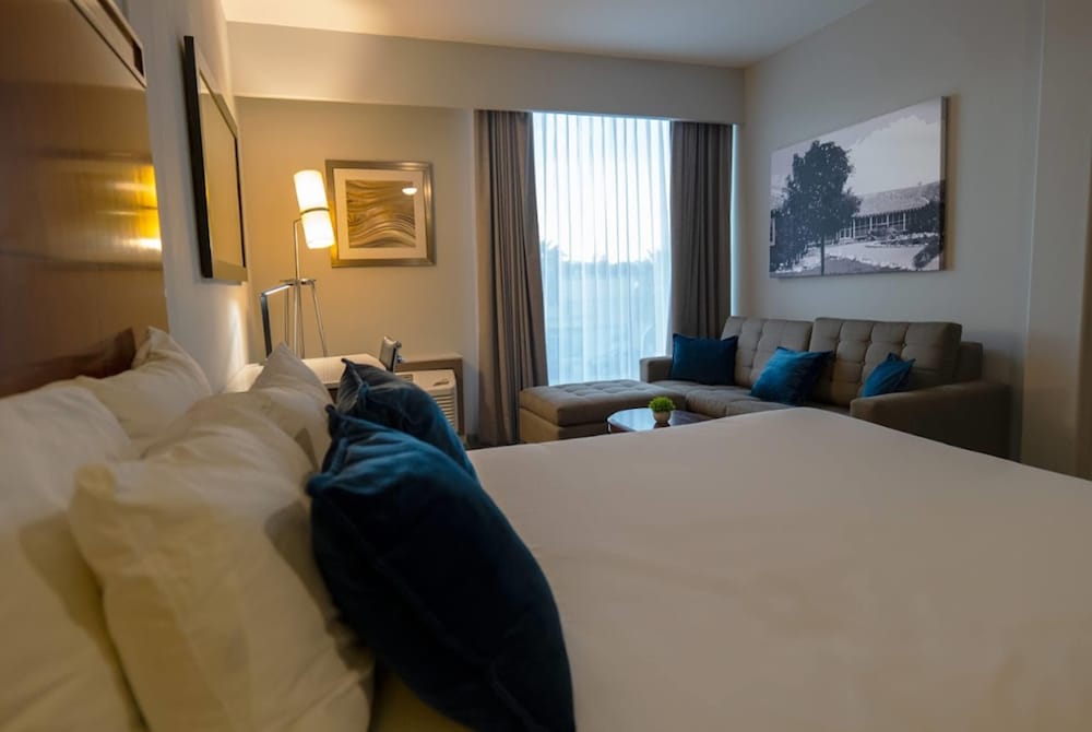 Suite, 2 Queen Beds, Non Smoking - Photo 3