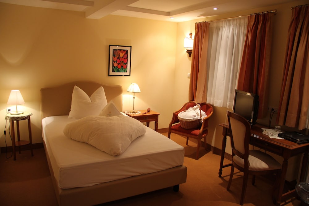 Classic Single Room