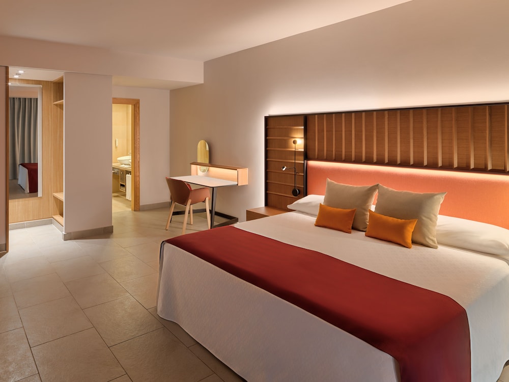 Suite, Sea View - Photo 1