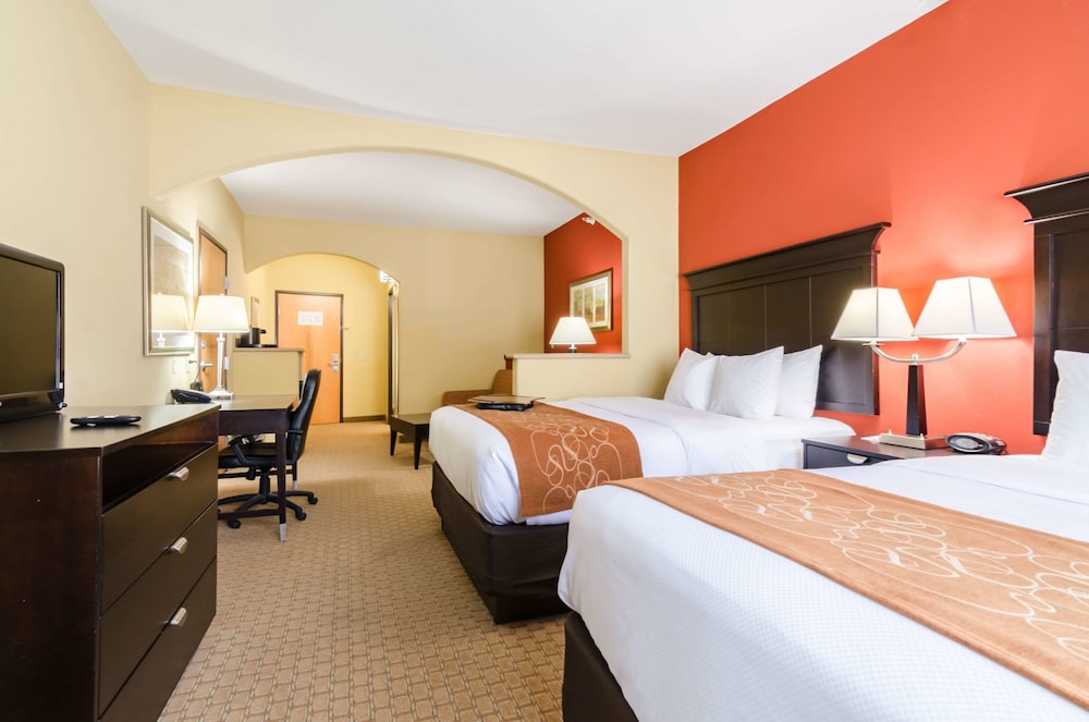 Suite, Multiple Beds, Non Smoking - Photo 7