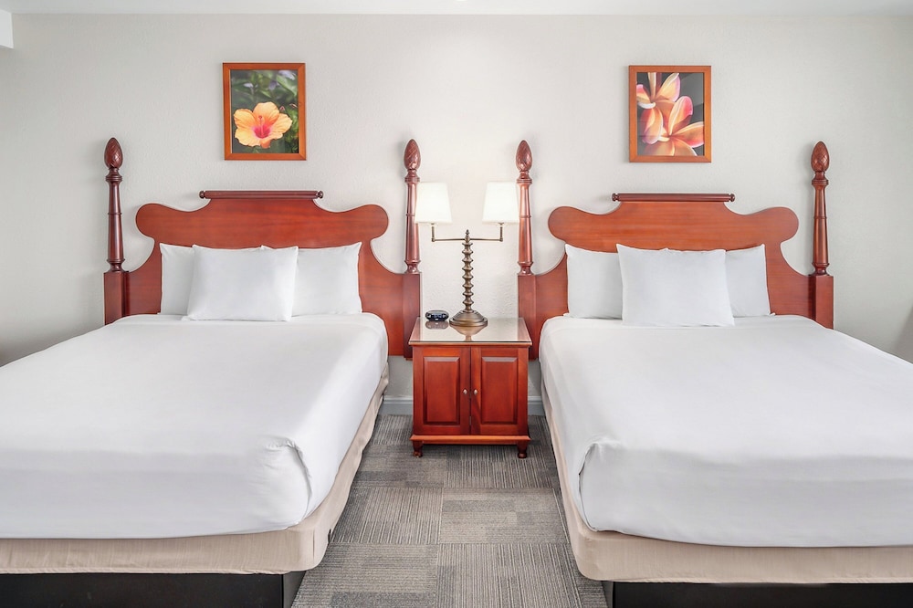Suite, 2 Queen Beds, Oceanfront - Photo 3
