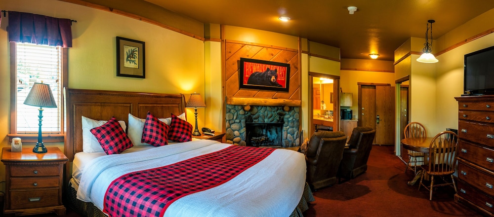 Luxury Room, 1 King Bed, Fireplace, Valley View