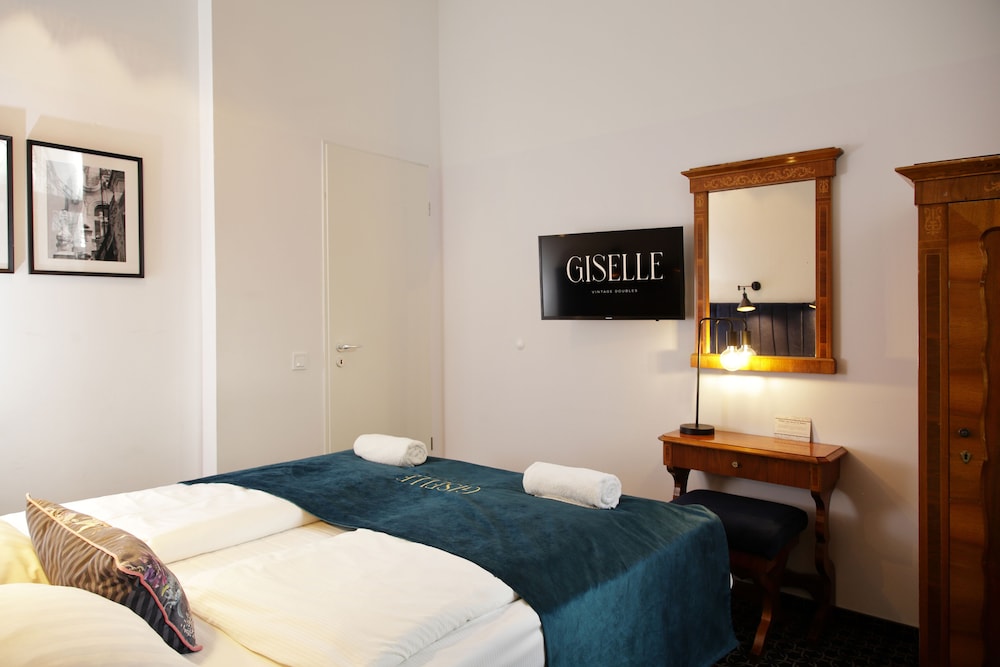 Basic Double Room