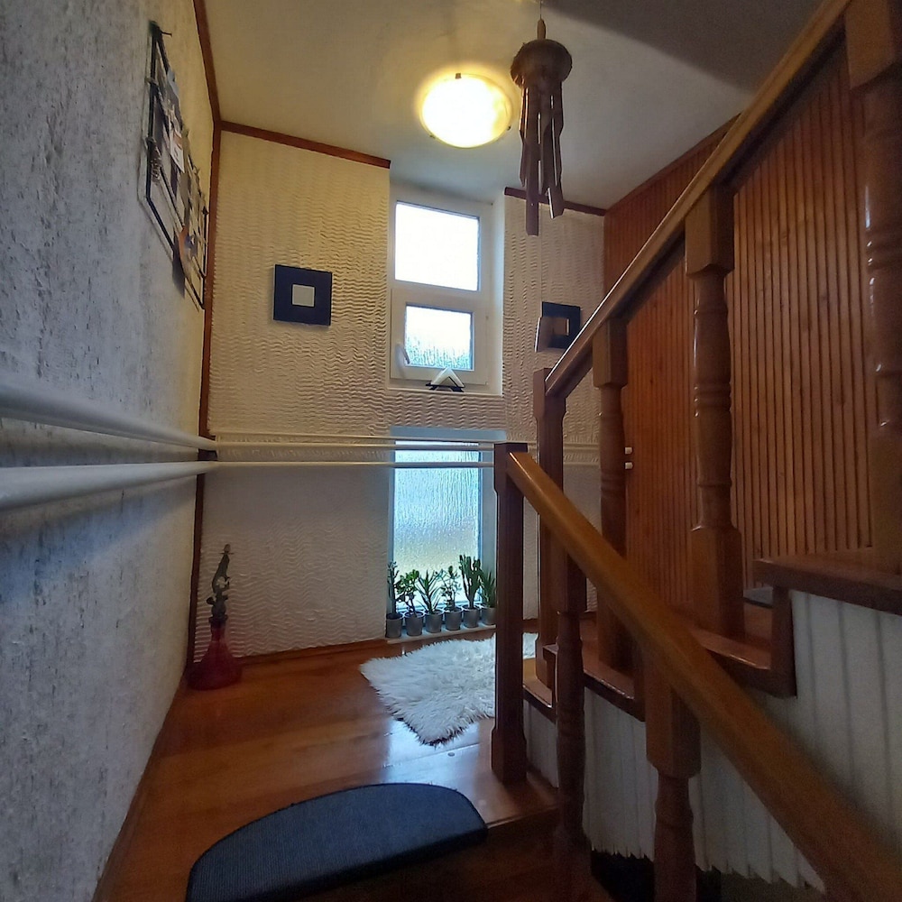 House (Three Bedroom Holiday Home with Swimm) photo 2