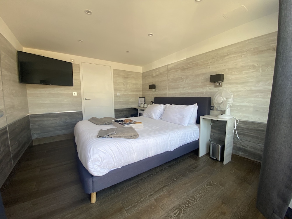 Premium Double Room, Ensuite, Canal View (Canal View)