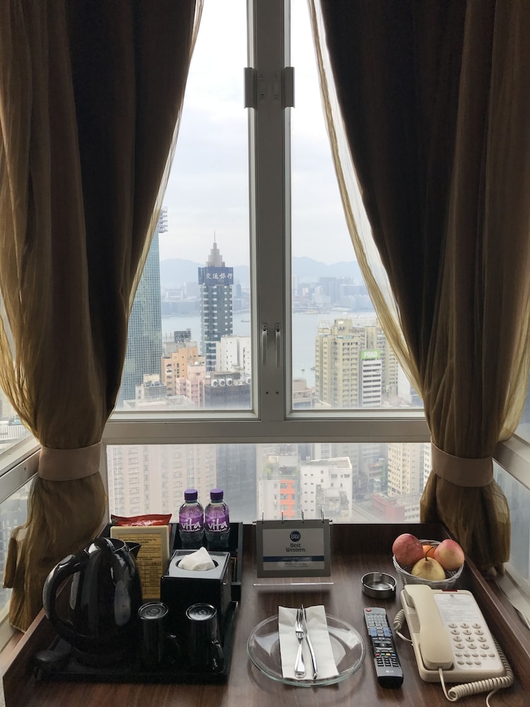 Superior City View Queen Room photo 3