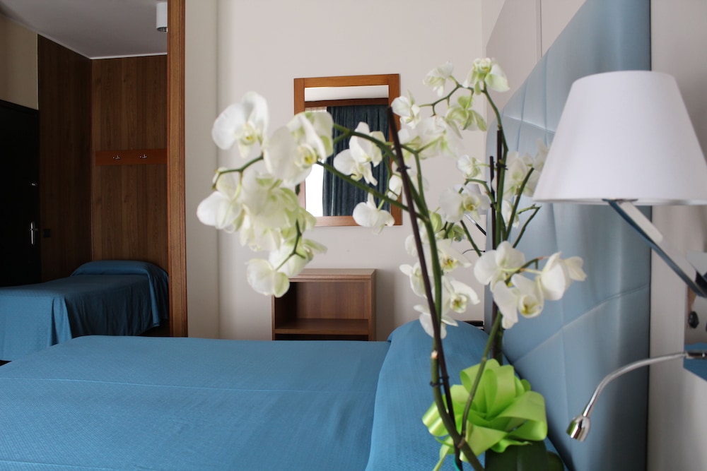 Triple Room - Photo 5