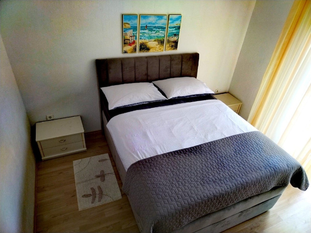 Apartment (Three Bedroom Apartment with Terrace ) photo 3