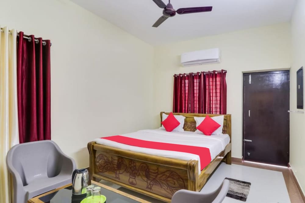 Deluxe Double Room, Multiple Beds, City View