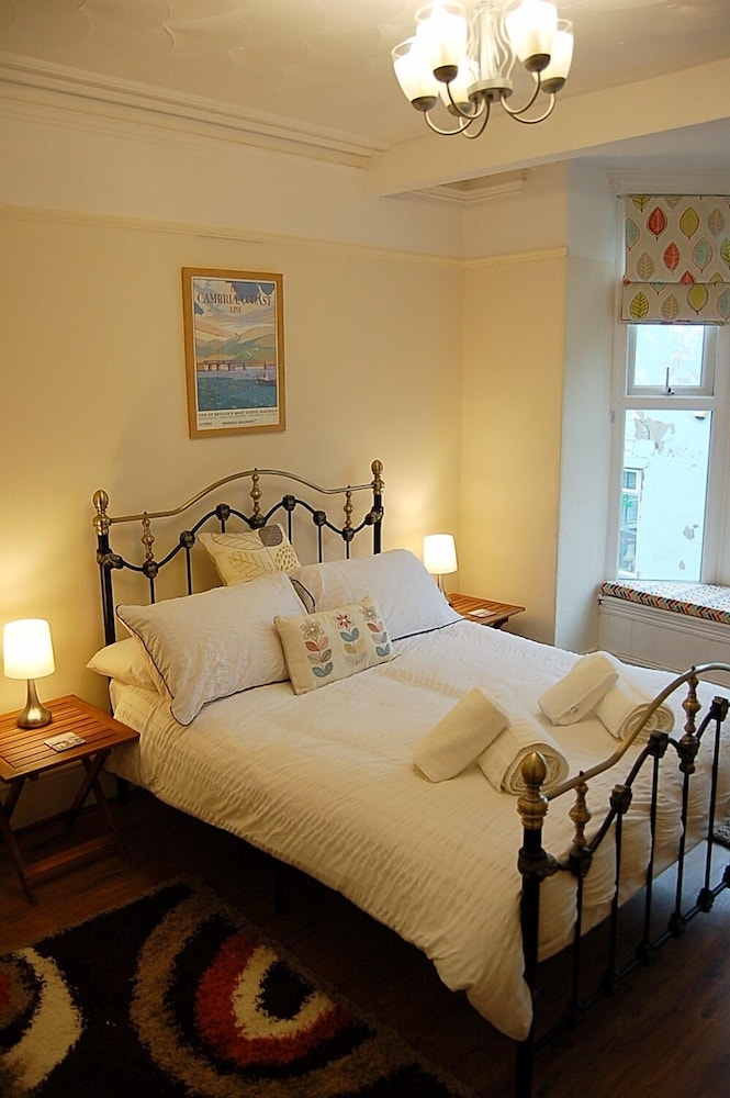 Double Room, Shared Bathroom (Room One) photo 1