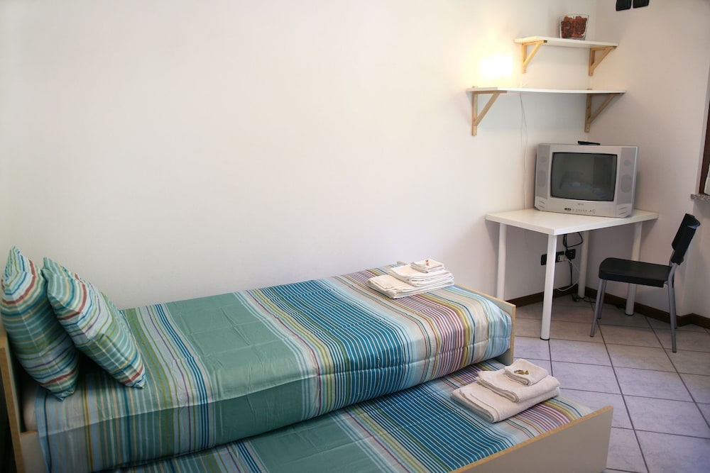 Apartment, 2 Bedrooms, Terrace, Garden View