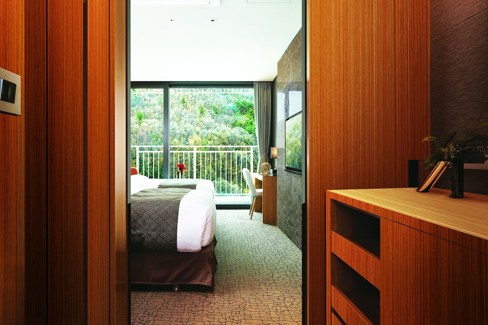 Deluxe Family Twin Balcony - Photo 1