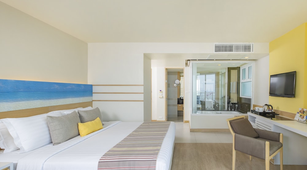 Family Triple Room, City View photo 3