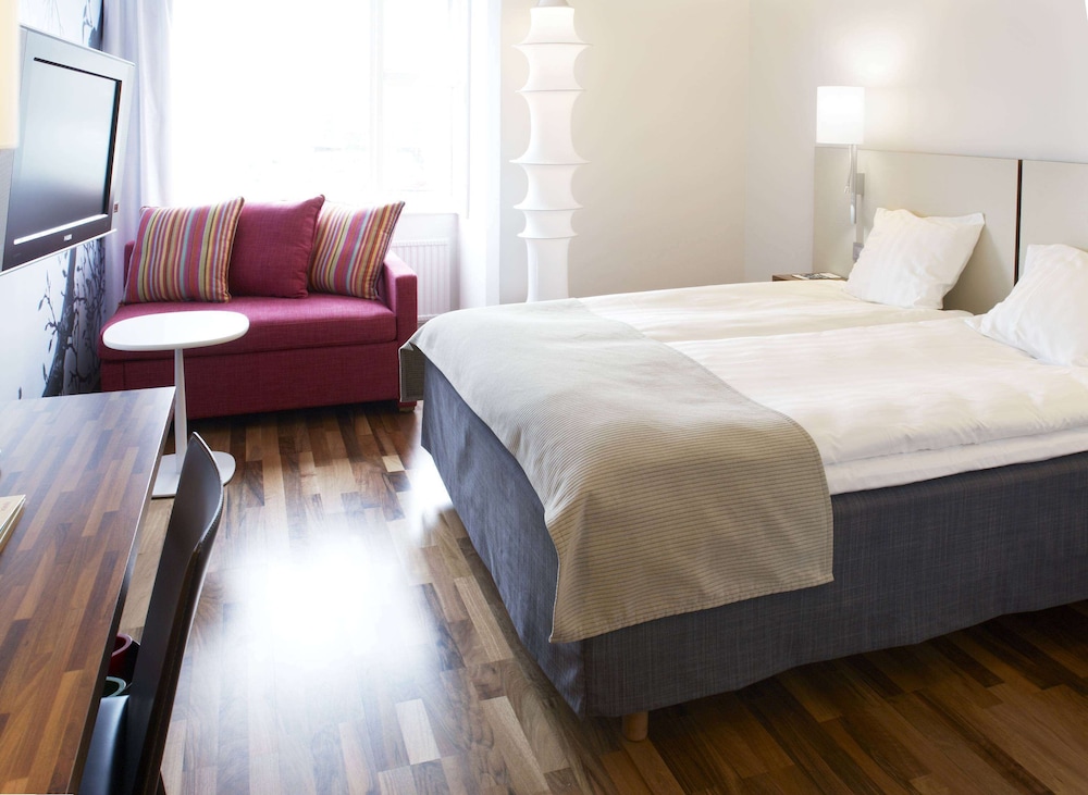 Room, 1 Queen Bed photo 1