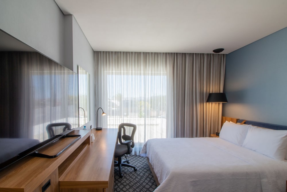 Superior Room, 1 Queen Bed, Balcony - Photo 5