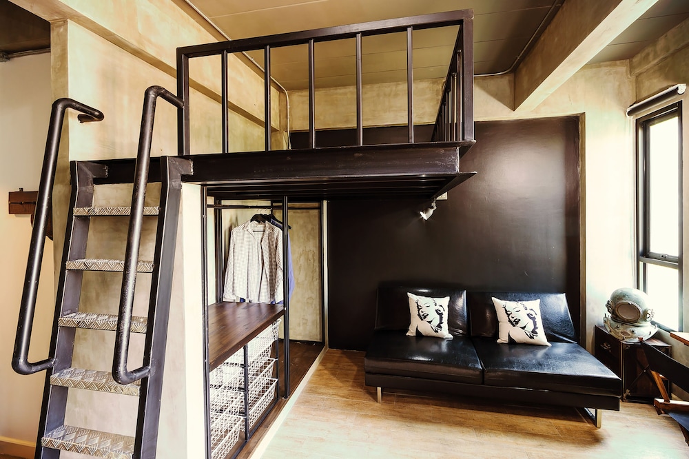 Design Loft, Balcony, City View photo 1