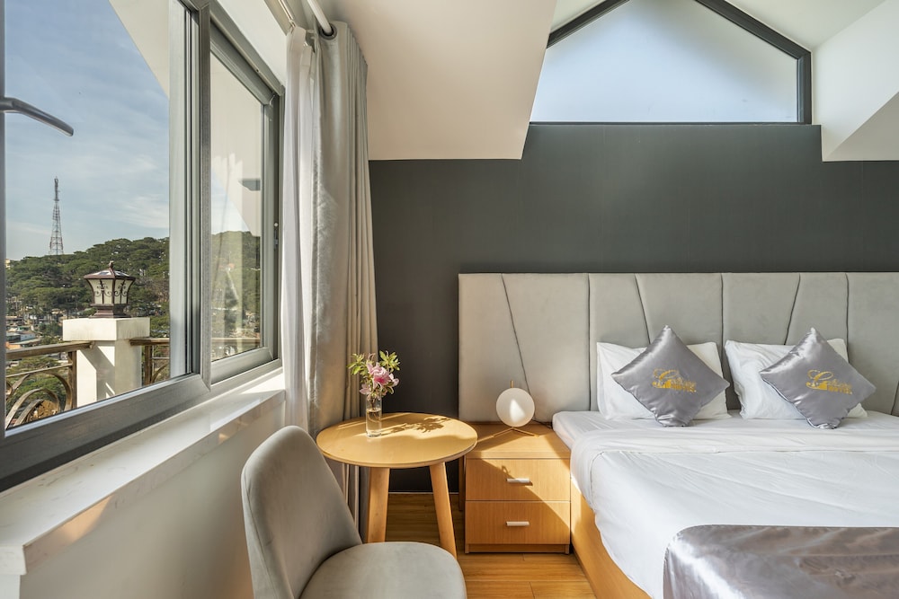 Superior Double Room, Balcony - Photo 6