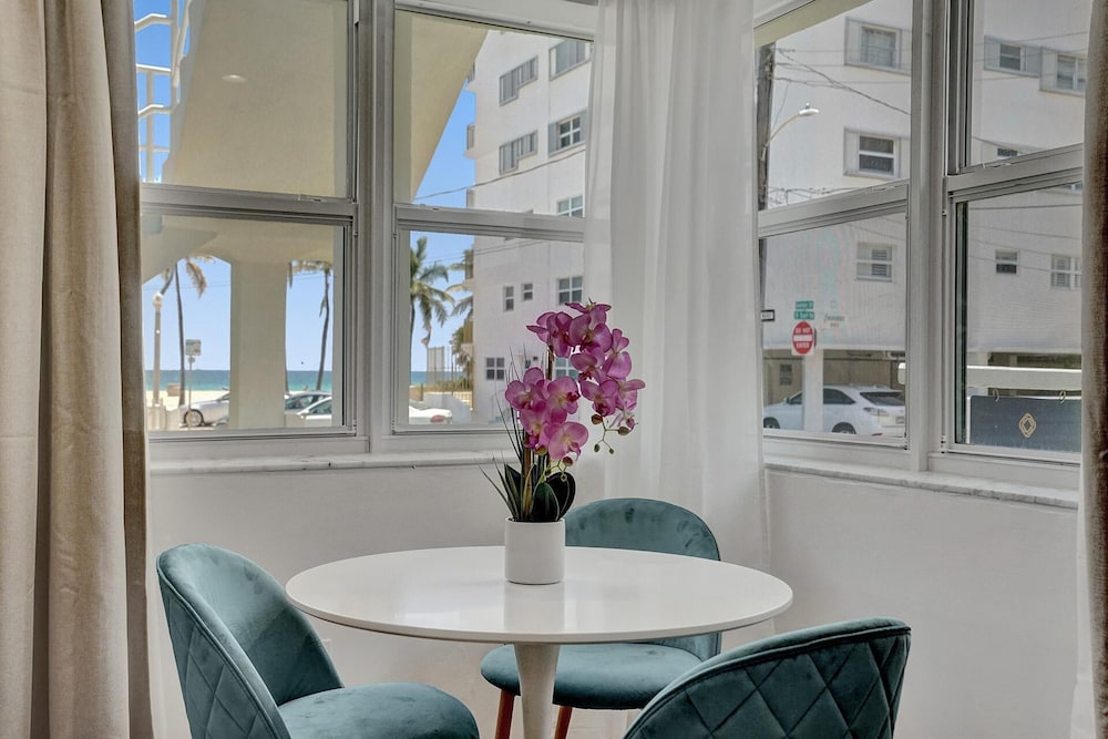 Classic Apartment photo 3