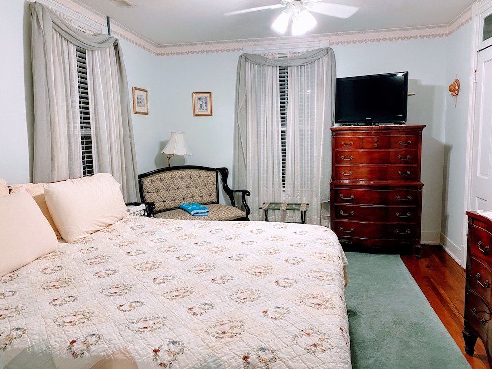 Deluxe Suite, 1 King Bed