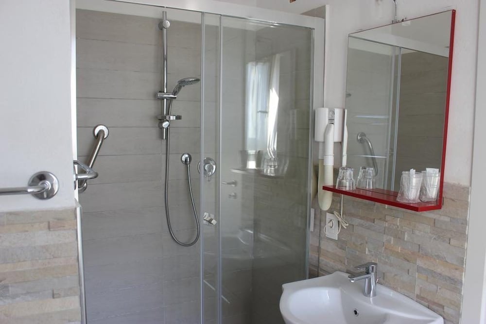 Classic Double or Twin Room, Balcony photo 3