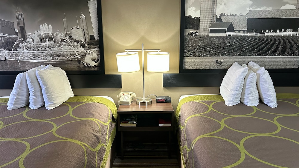 Standard Room, 2 Queen Beds, Non Smoking - Photo 2