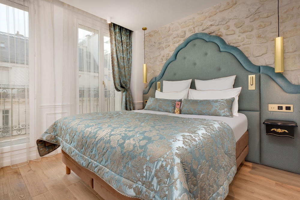 Deluxe Double Room, 1 Queen Bed photo 3