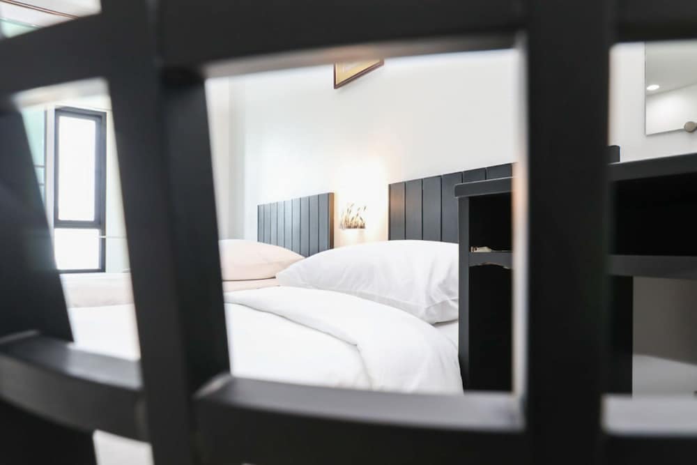 Standard Twin Room - Photo 5