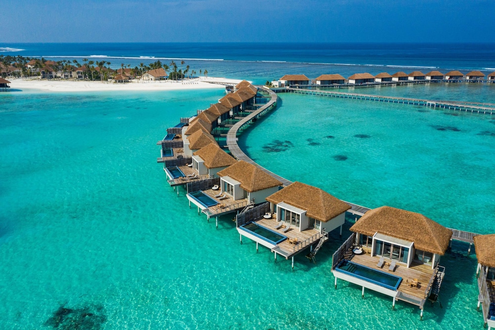 Sunrise water villa with private pool & free access to VIP seaplane lounge on arrival - Photo 4