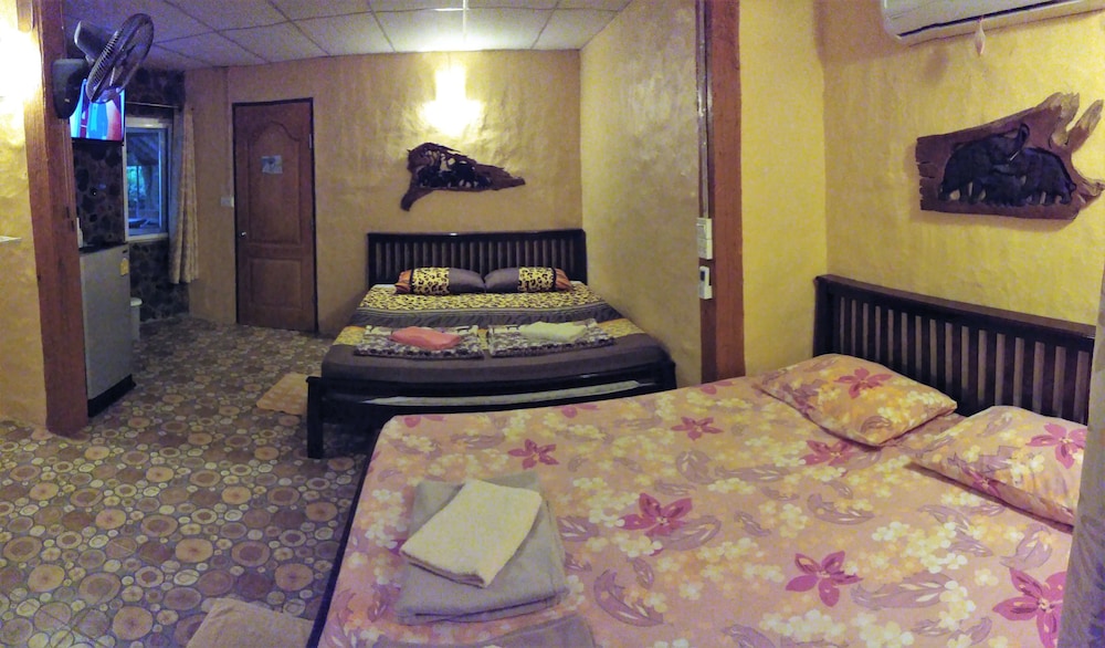 Family Quadruple Room photo 3