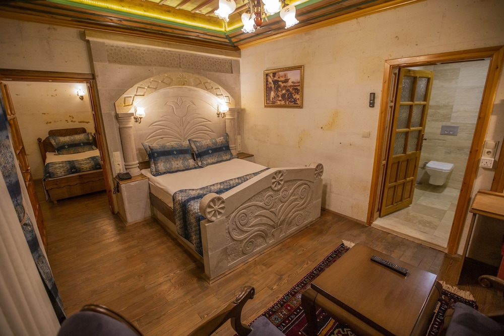 Quadruple Room - Photo 1