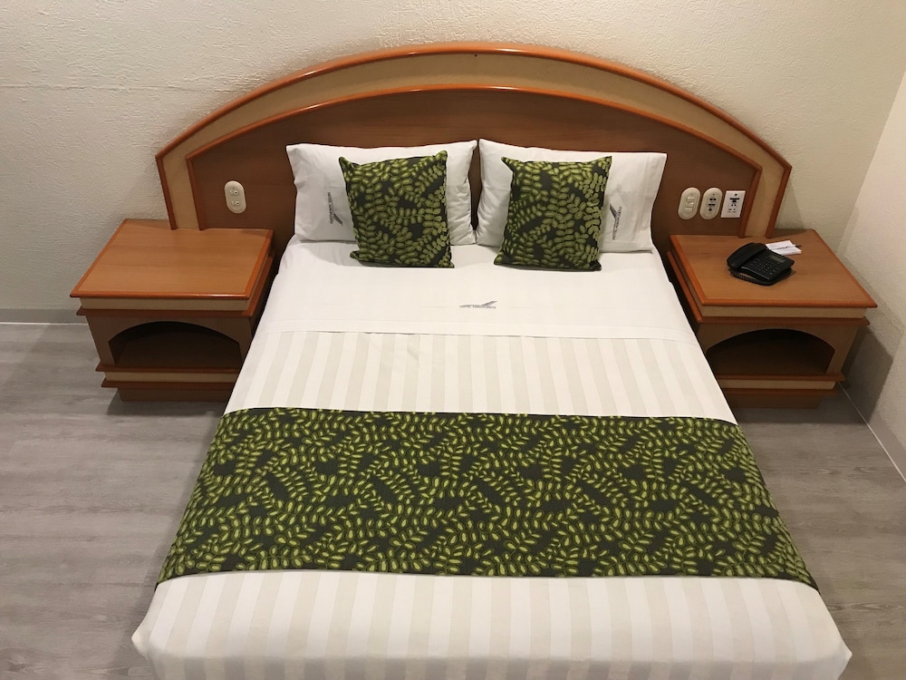 Deluxe Double Room, 1 Queen Bed, Non Smoking photo 2