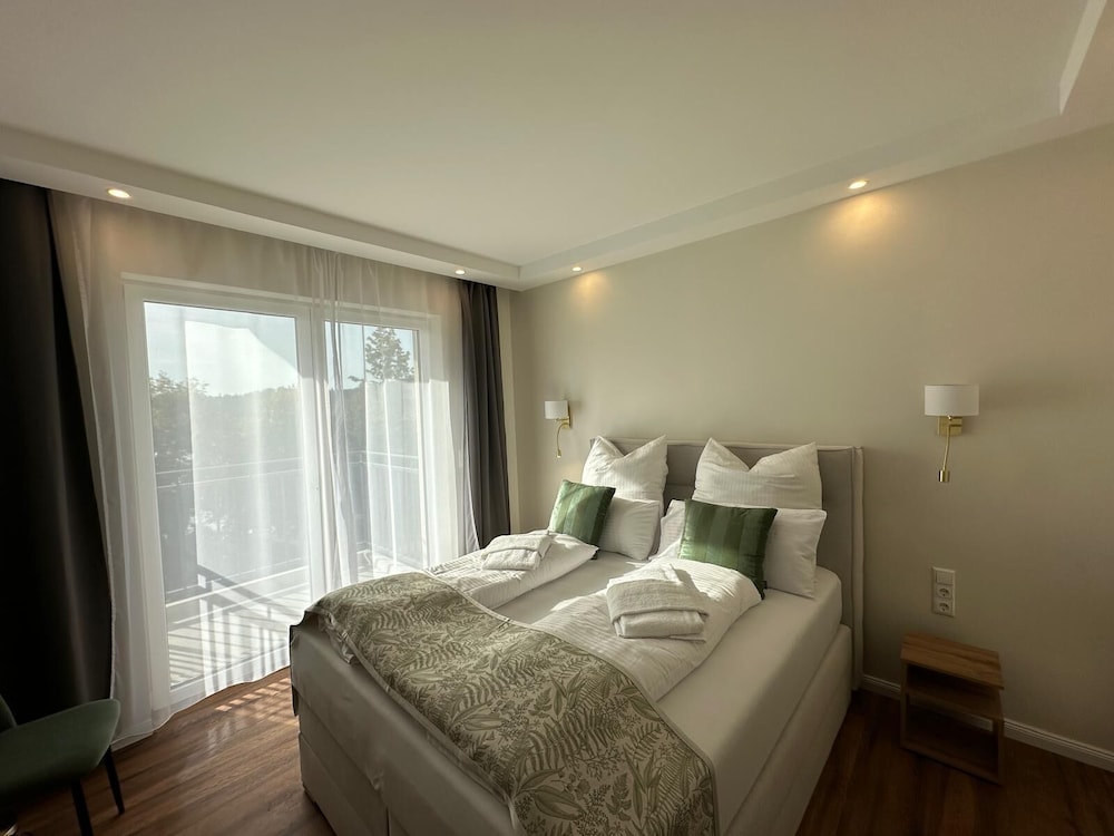 Double Room with Balcony - Photo 1