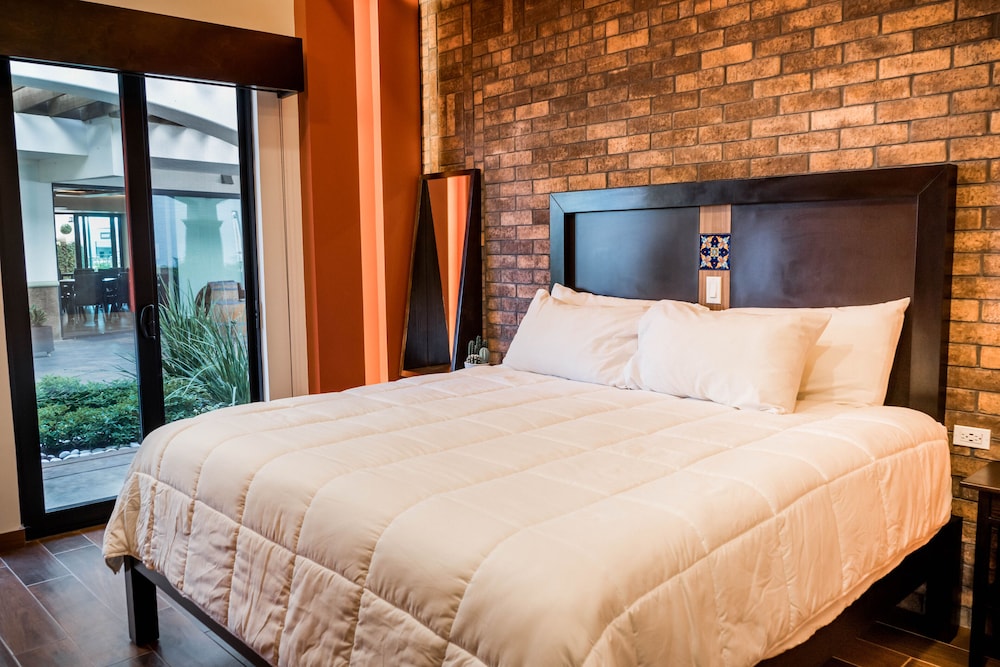 Standard Single Room, 1 Queen Bed photo 1