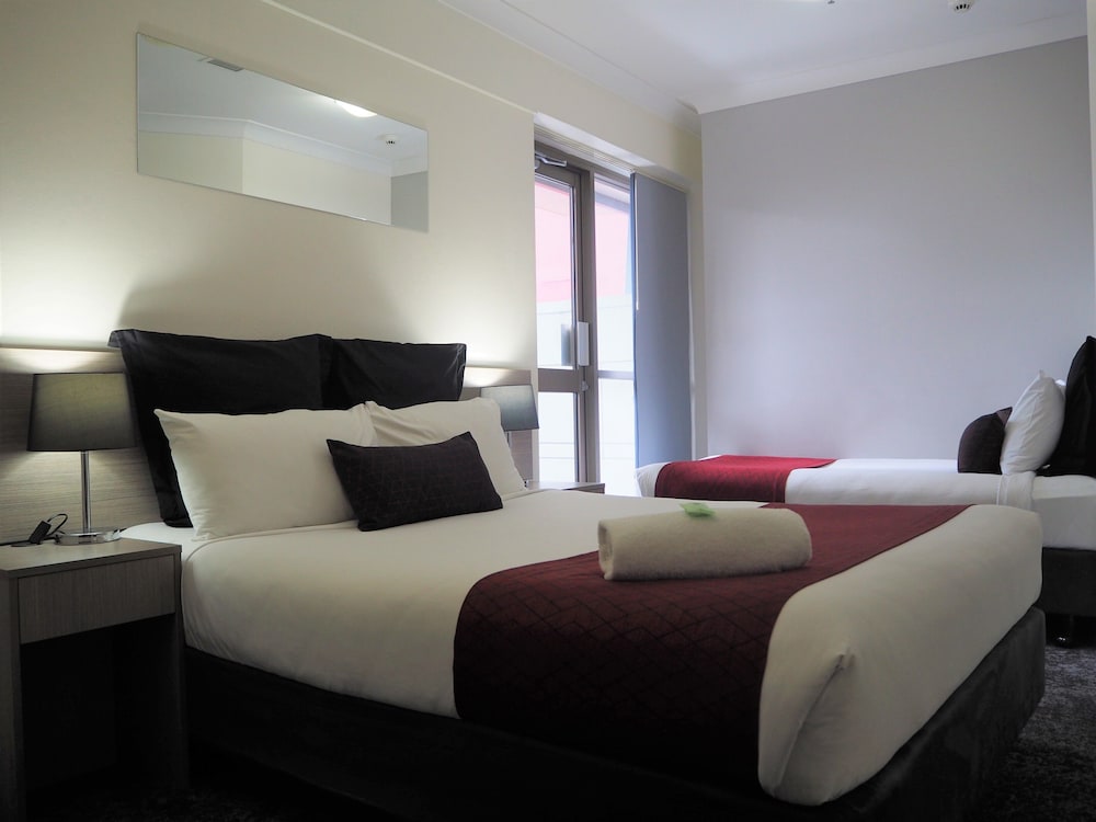 Queen + Single Bed Terrace