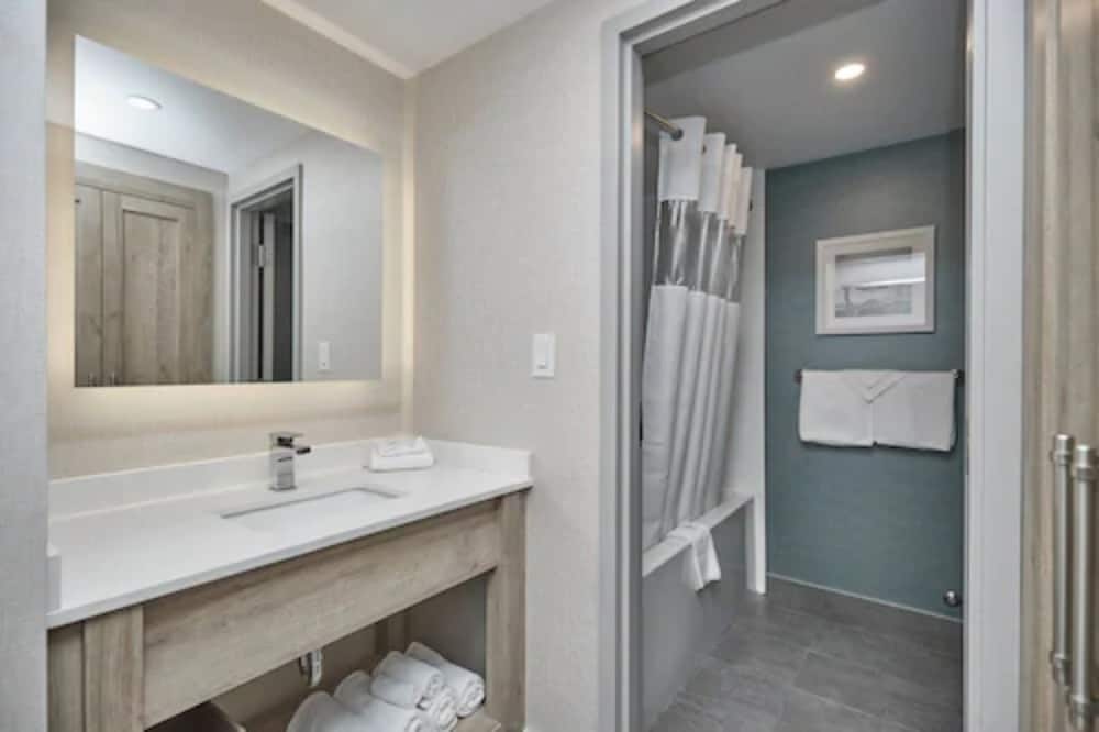 Standard Suite, 2 Queen Beds (Junior Suite 2 Queen Beds & Sofa Bed) photo 2