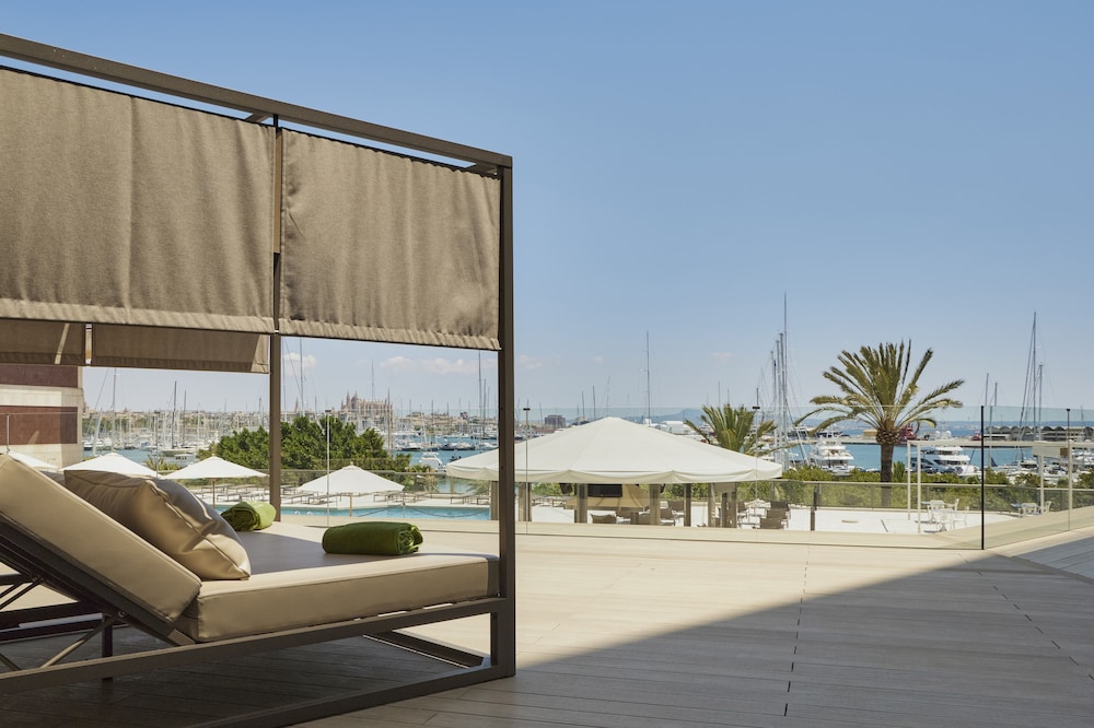 The Level Grand Premium Sea View with Solarium