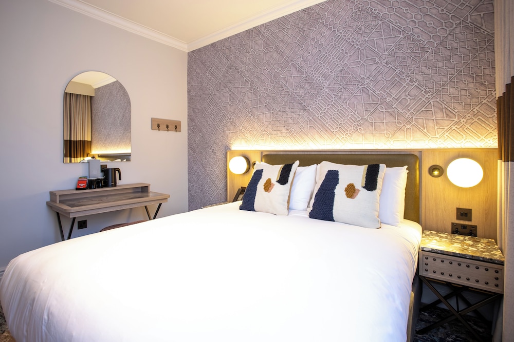 Newly Refurbished Standard Double Room - Photo 7