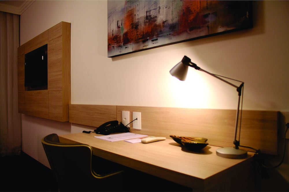 Studio, Balcony