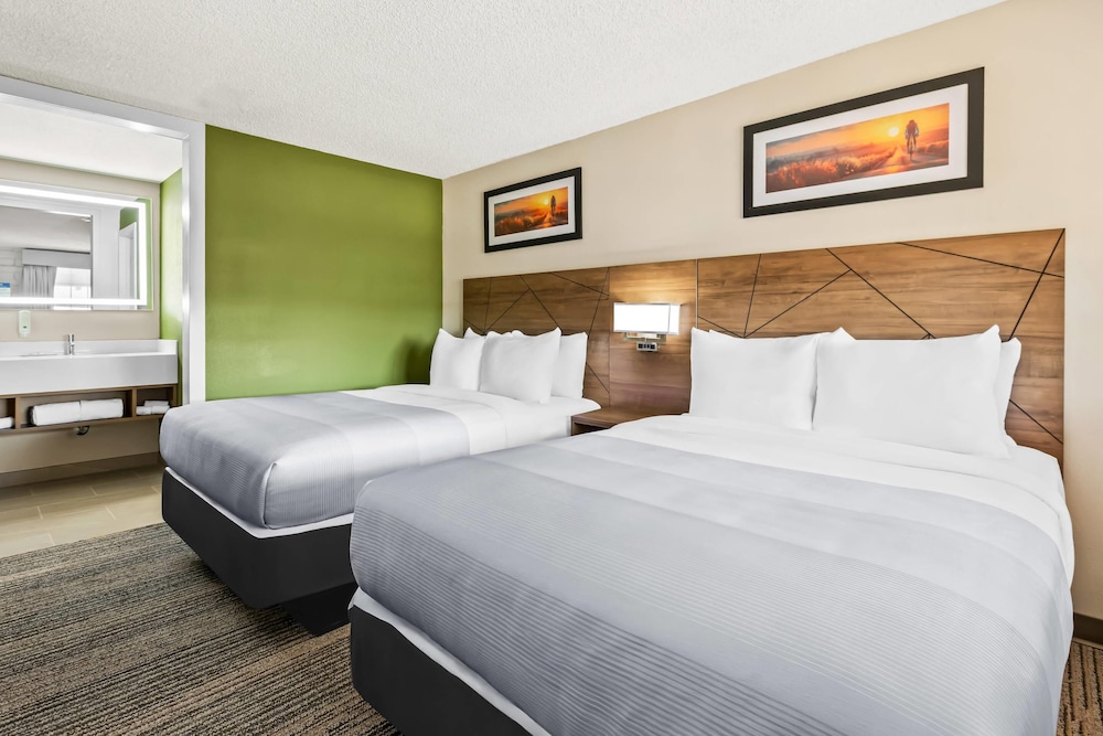 Standard Room, 2 Double Beds, Non Smoking - Photo 1