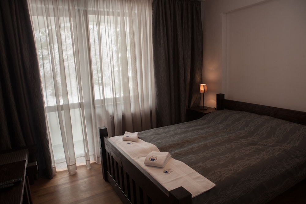 Basic Double Room, 1 Double Bed, Mountain View photo 1