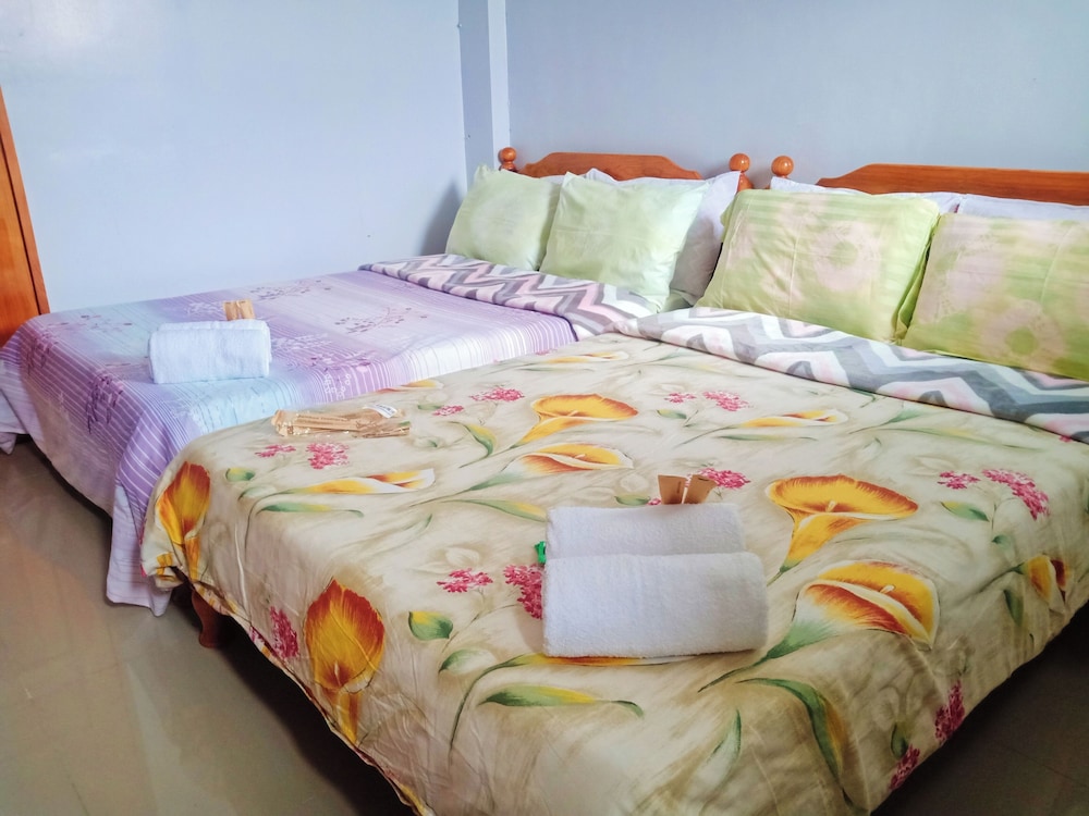 Family Room, 1 Bedroom, Private Bathroom, Mountain View photo 2