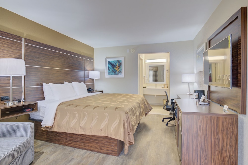 Standard Room, 2 Queen Beds, Non Smoking - Photo 2