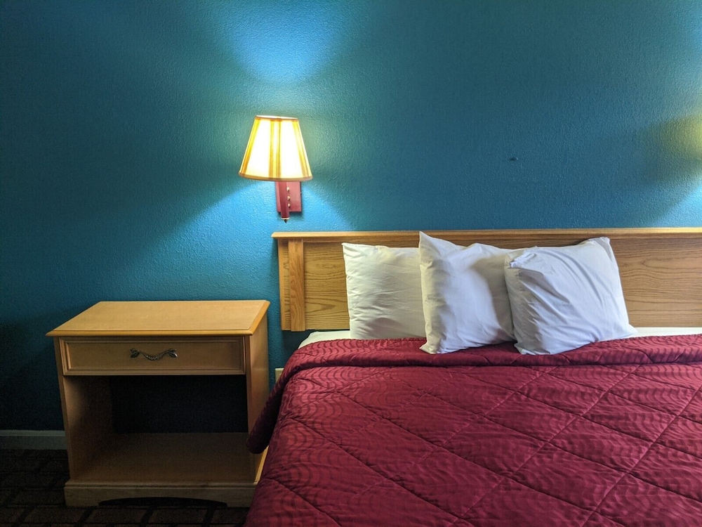 Standard Room, 2 Queen Beds, Non Smoking photo 2