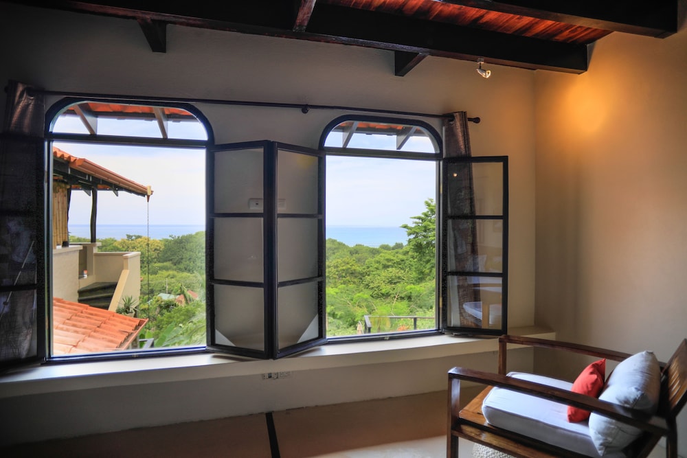 Luxury Condo, 3 Bedrooms, Kitchen, Ocean View photo 3